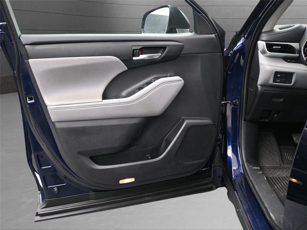 used 2021 Toyota Highlander car, priced at $24,700