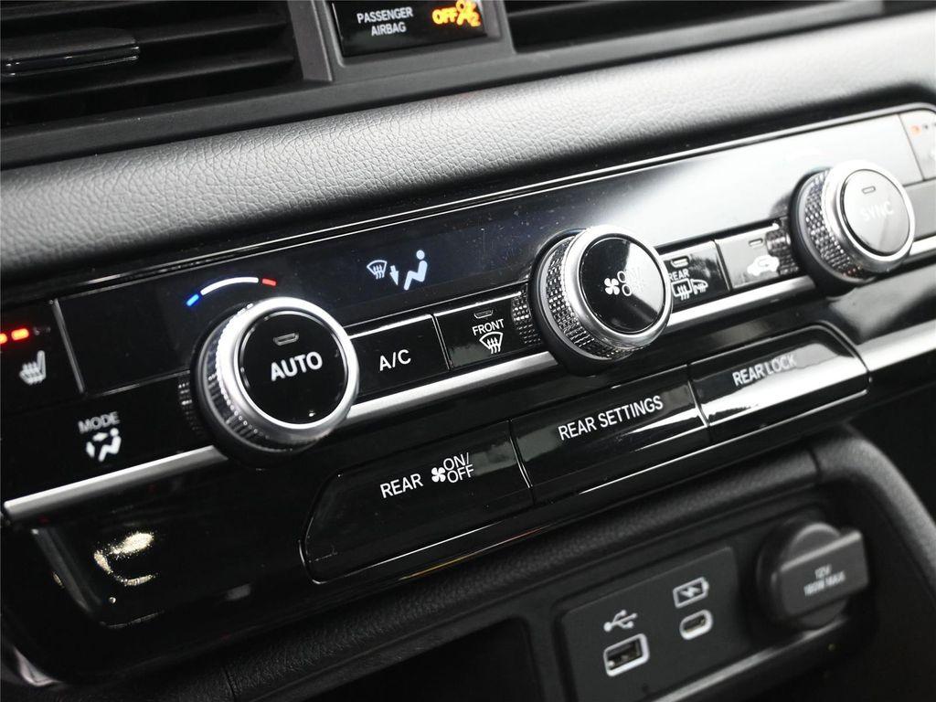 used 2023 Honda Pilot car, priced at $35,700