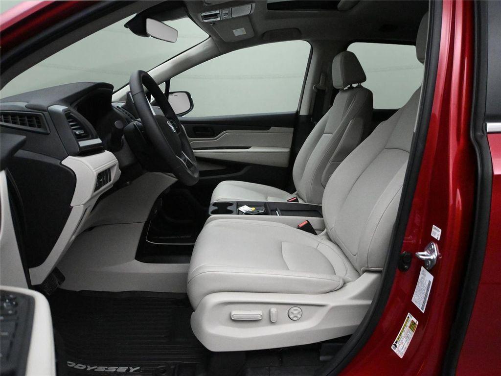 used 2025 Honda Odyssey car, priced at $37,850