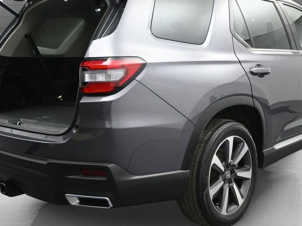 used 2023 Honda Pilot car, priced at $36,200