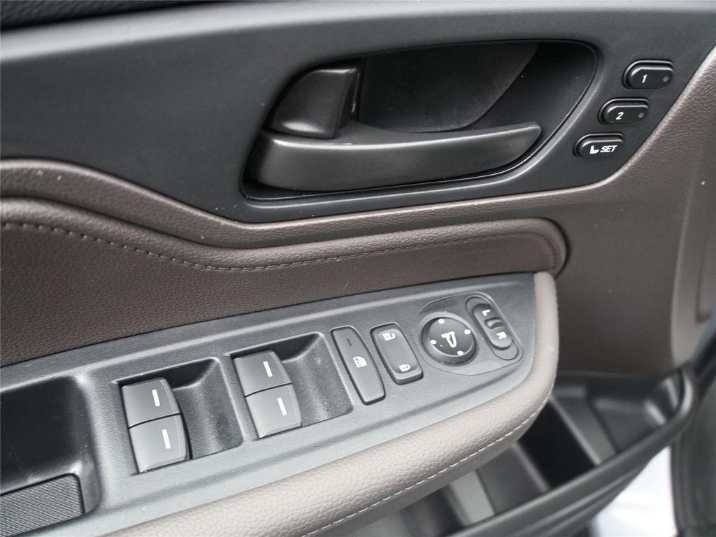 used 2024 Honda Odyssey car, priced at $34,400