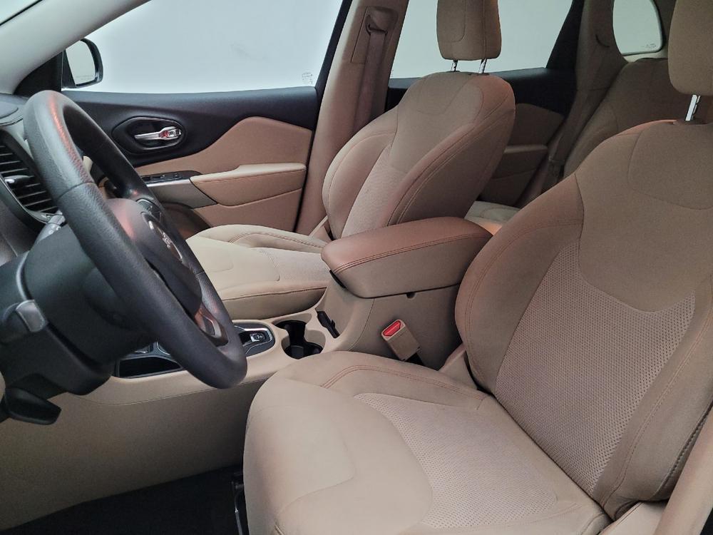 used 2020 Jeep Cherokee car, priced at $15,795