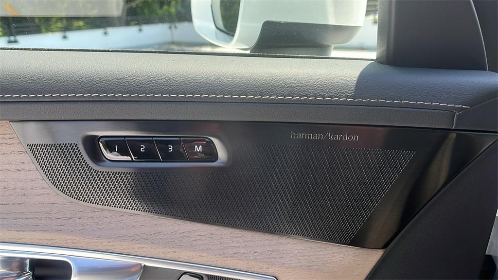 new 2026 Volvo XC90 car, priced at $71,825