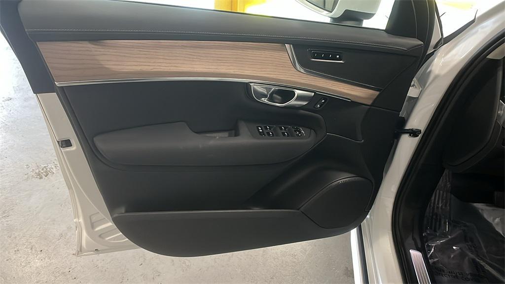 used 2025 Volvo XC90 car, priced at $47,995