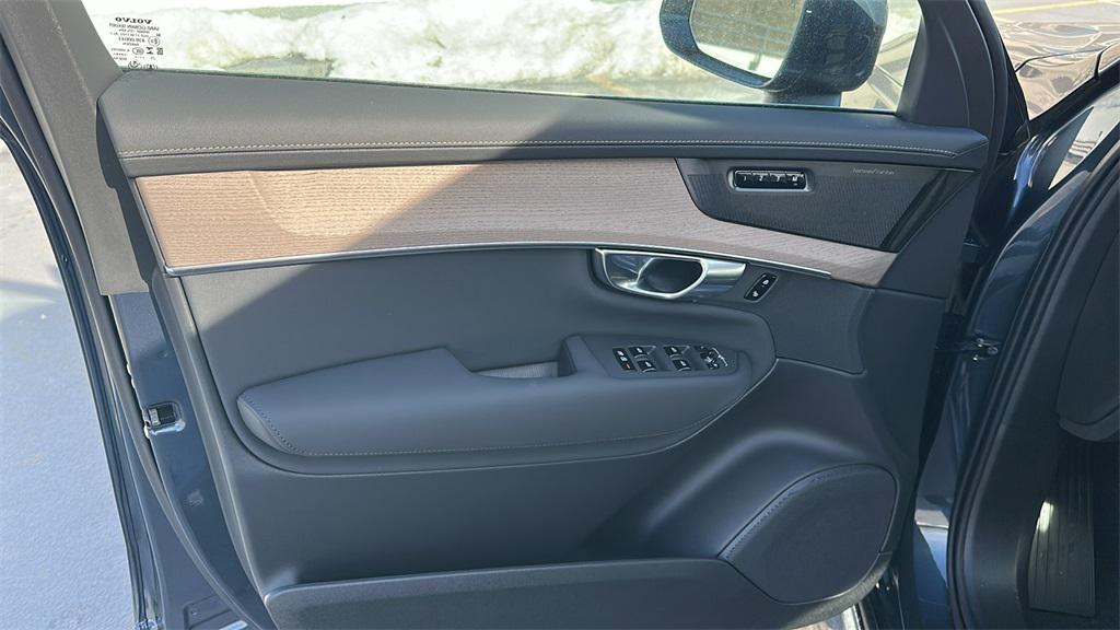 new 2026 Volvo XC90 Plug-In Hybrid car, priced at $81,875