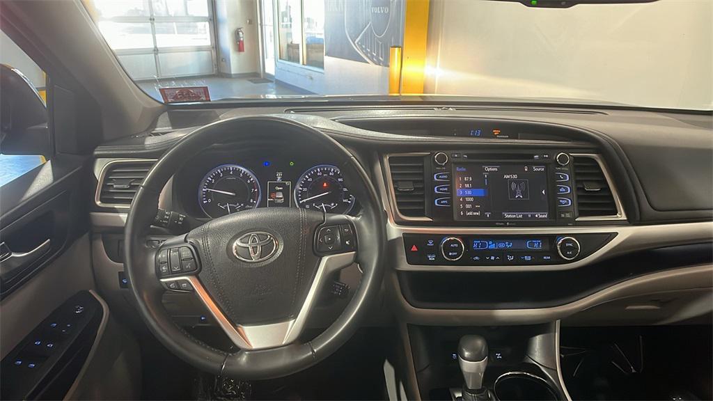 used 2015 Toyota Highlander car, priced at $14,519