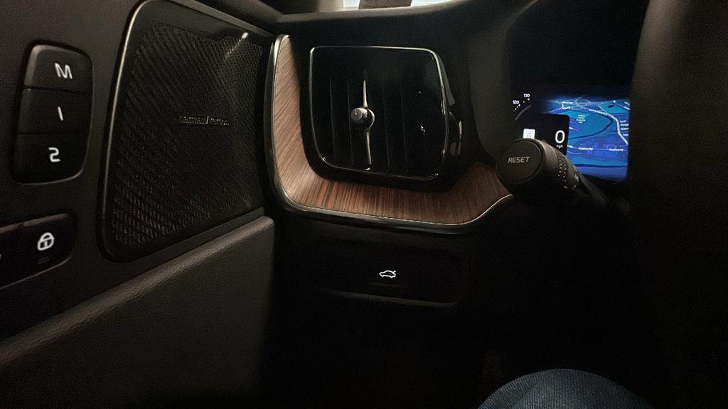 used 2023 Volvo XC60 car, priced at $35,995