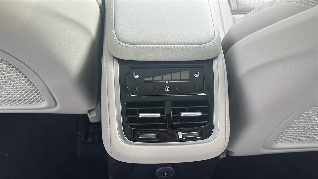 new 2026 Volvo XC90 Plug-In Hybrid car, priced at $84,695