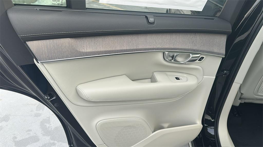 new 2026 Volvo XC90 Plug-In Hybrid car, priced at $84,695