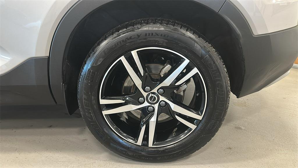used 2025 Volvo XC40 car, priced at $28,995