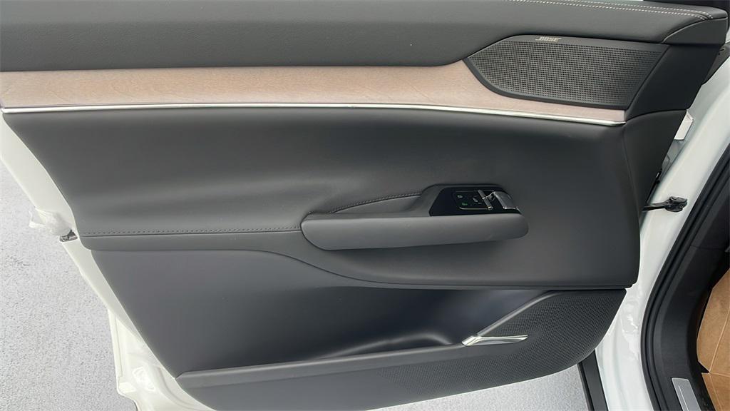 new 2025 Volvo EX90 car, priced at $91,140