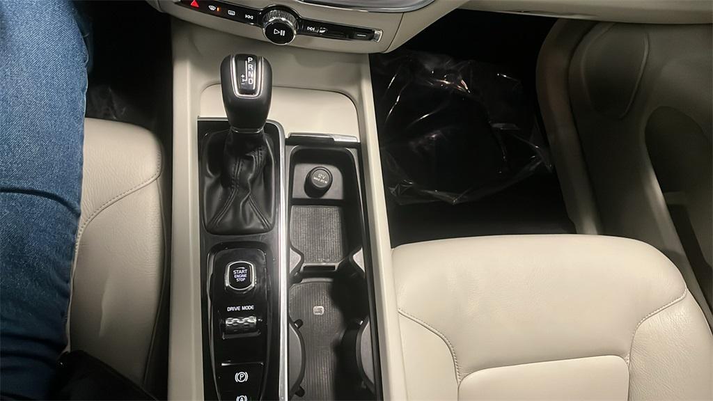 used 2020 Volvo XC60 car, priced at $21,747