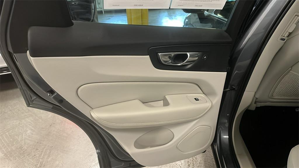 used 2020 Volvo XC60 car, priced at $21,747