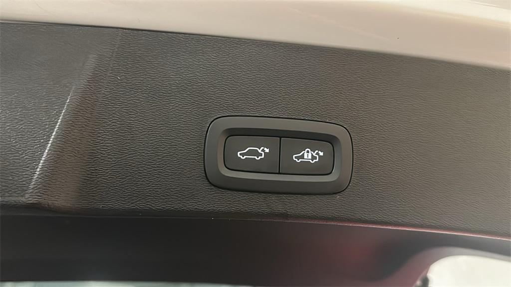 used 2025 Volvo XC40 car, priced at $28,995