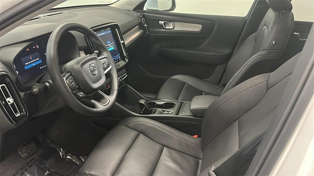 used 2025 Volvo XC40 car, priced at $28,995