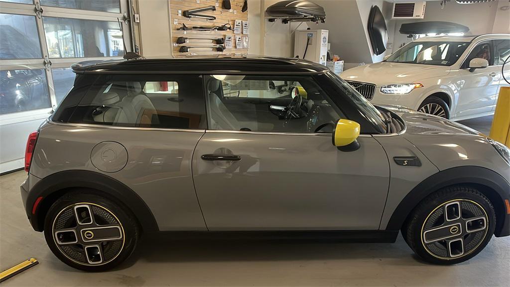 used 2022 MINI Hardtop car, priced at $14,995