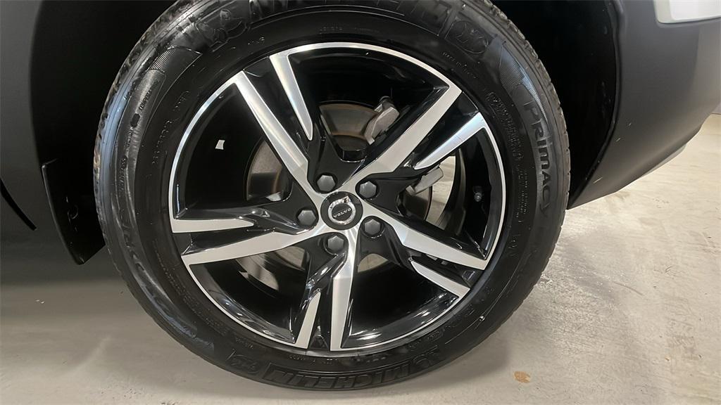 used 2025 Volvo XC40 car, priced at $28,489