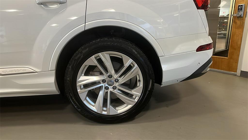 used 2020 Audi Q7 car, priced at $27,895