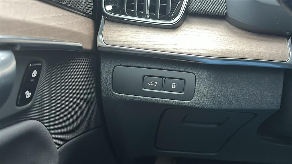 new 2026 Volvo XC90 Plug-In Hybrid car, priced at $81,875