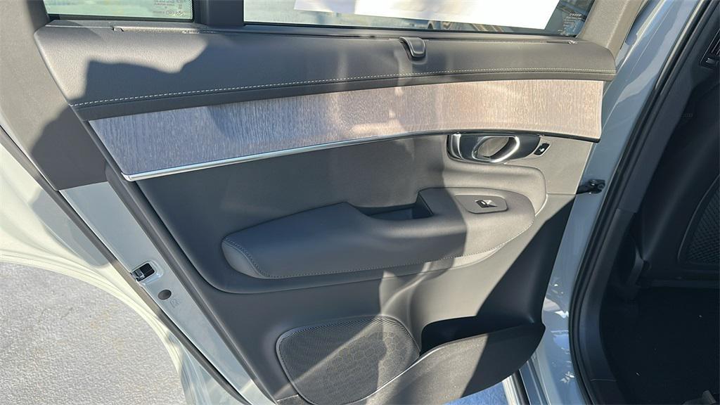 new 2026 Volvo XC90 car, priced at $76,445