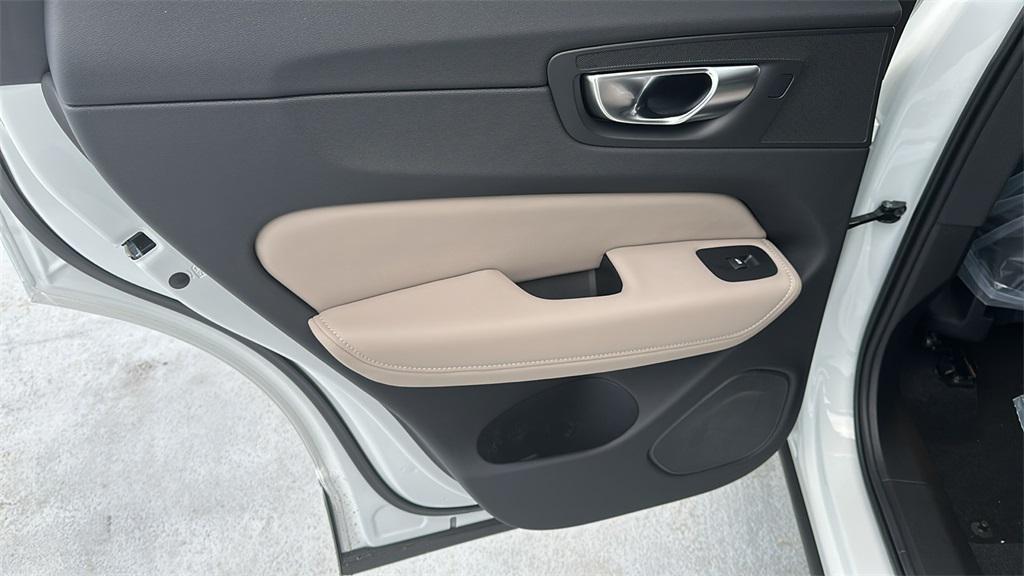 new 2026 Volvo XC60 car, priced at $58,360