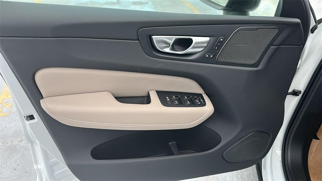 new 2026 Volvo XC60 car, priced at $58,360
