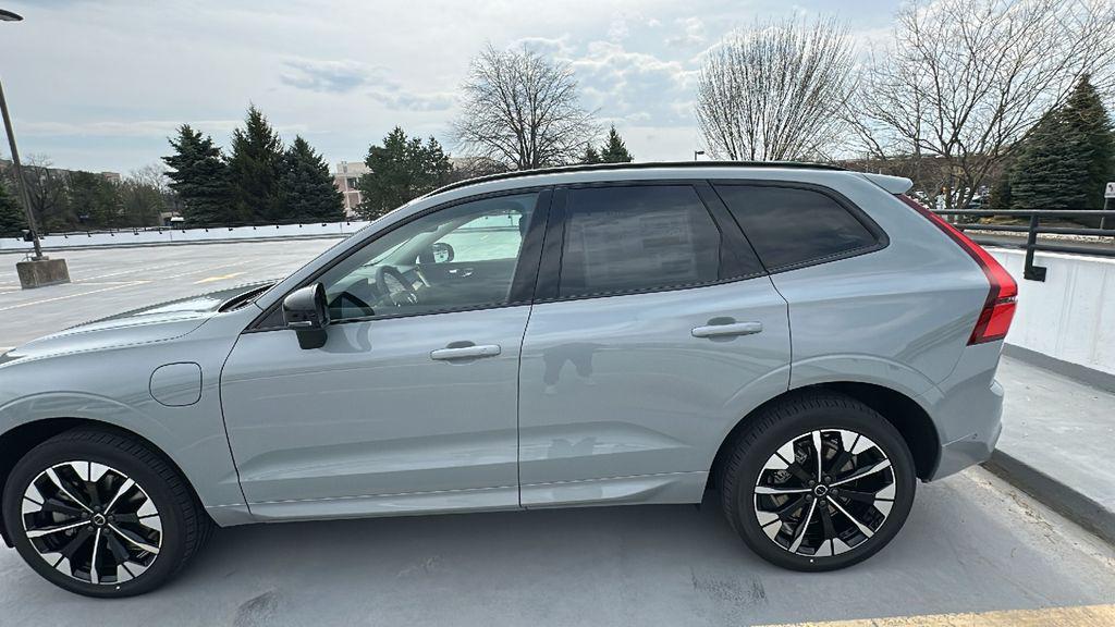new 2026 Volvo XC60 Plug-In Hybrid car, priced at $69,405