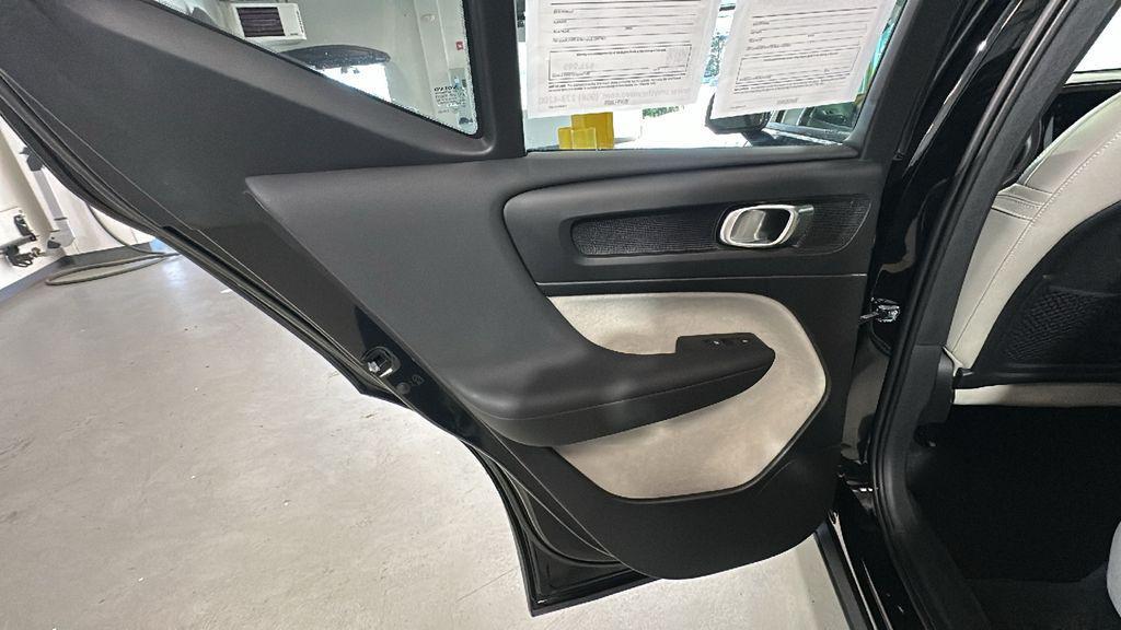 used 2019 Volvo XC40 car, priced at $21,995