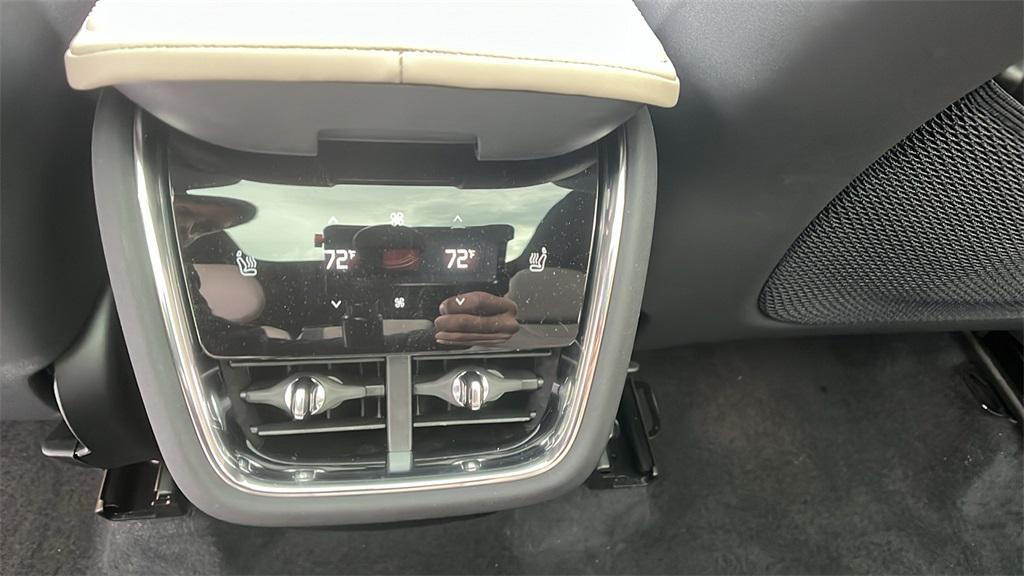 new 2025 Volvo EX90 car, priced at $87,090