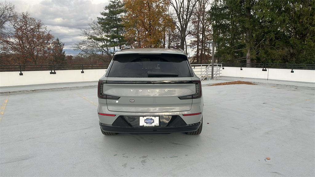 new 2025 Volvo EX90 car, priced at $87,090