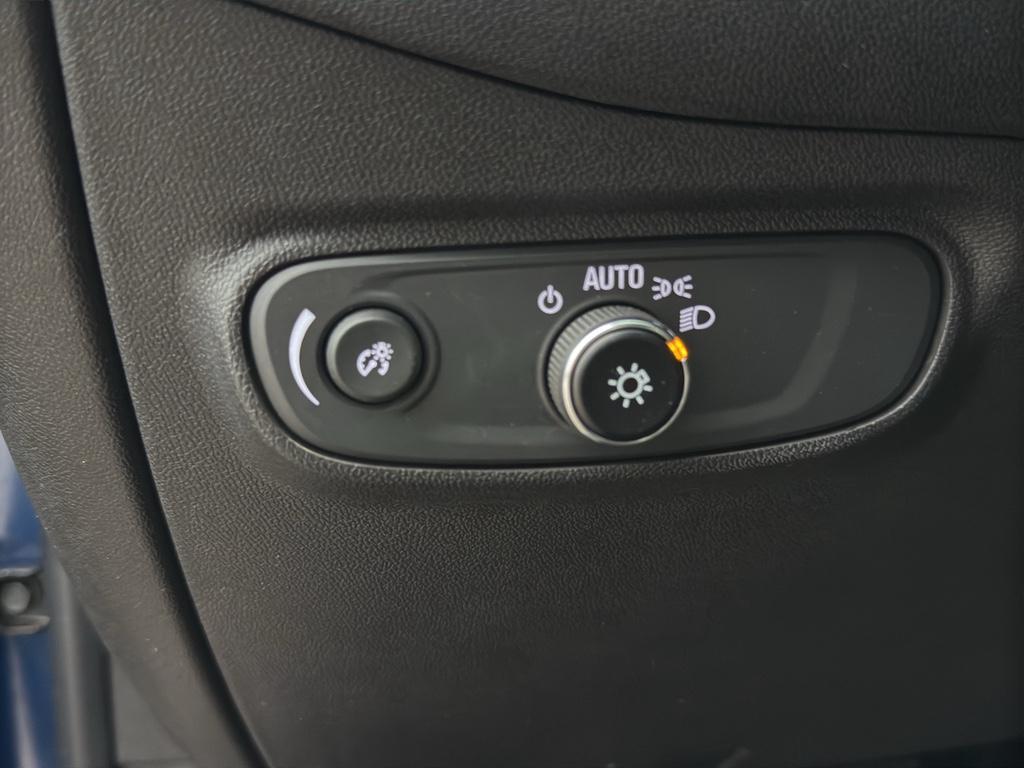 used 2022 Chevrolet Equinox car, priced at $21,110