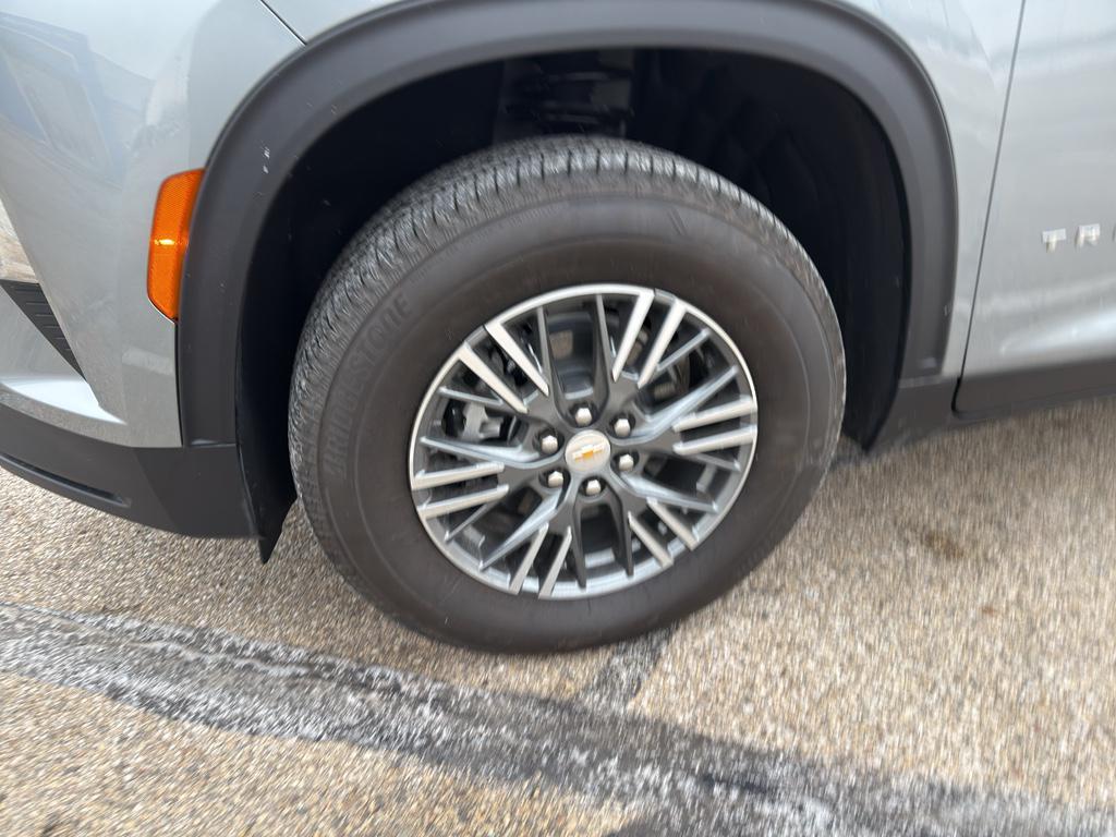 used 2025 Chevrolet Traverse car, priced at $42,625