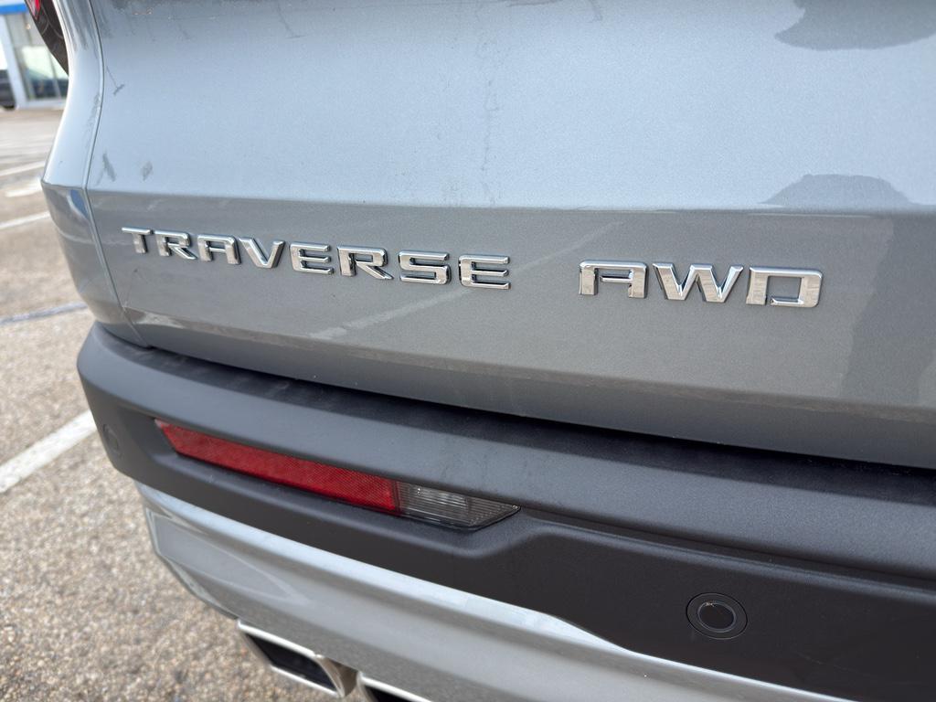used 2025 Chevrolet Traverse car, priced at $42,625