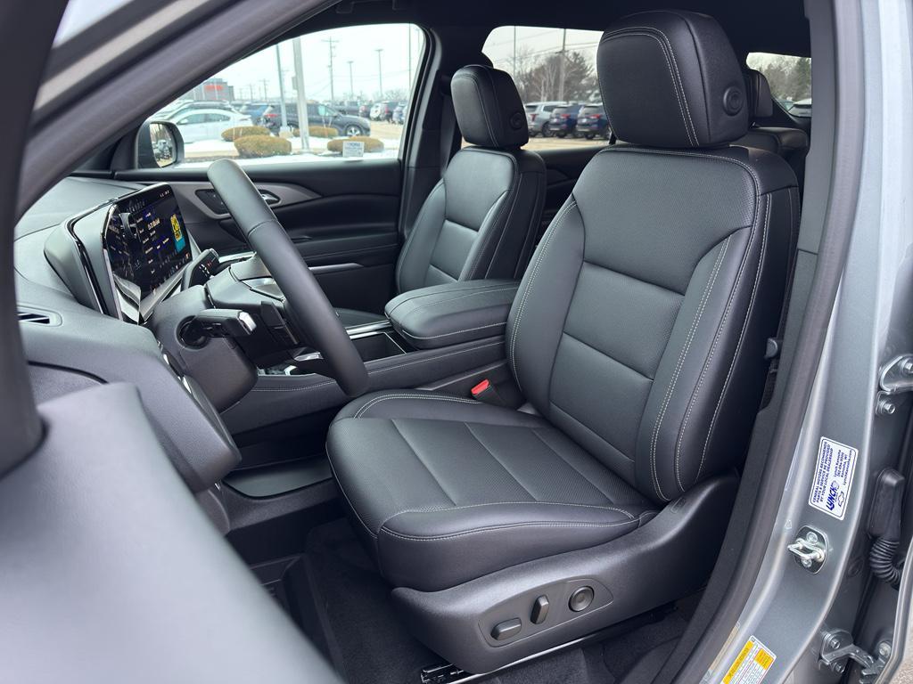 used 2025 Chevrolet Traverse car, priced at $42,625