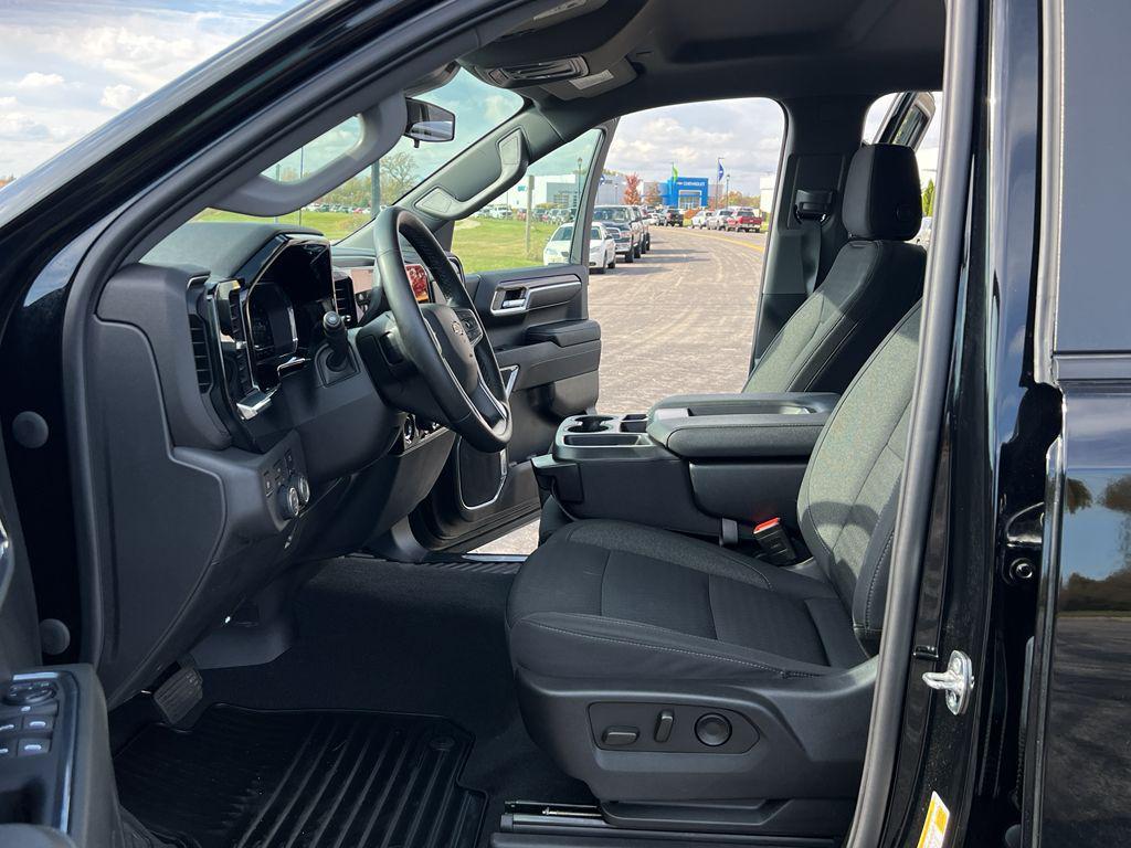 used 2024 Chevrolet Silverado 1500 car, priced at $43,337