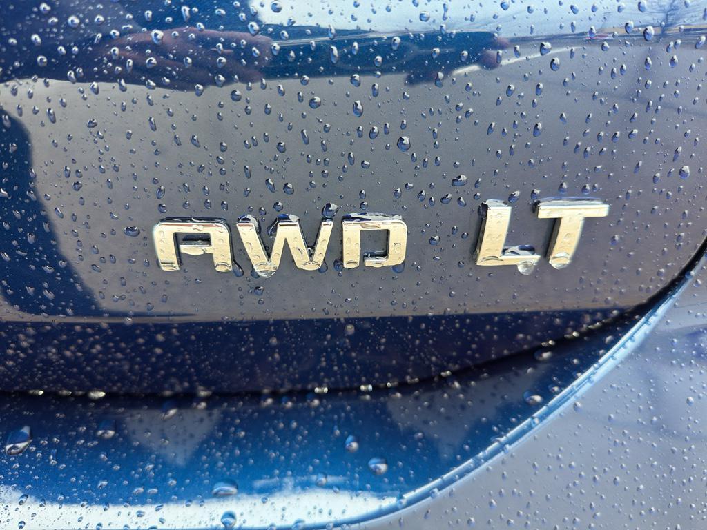 used 2022 Chevrolet Equinox car, priced at $25,138