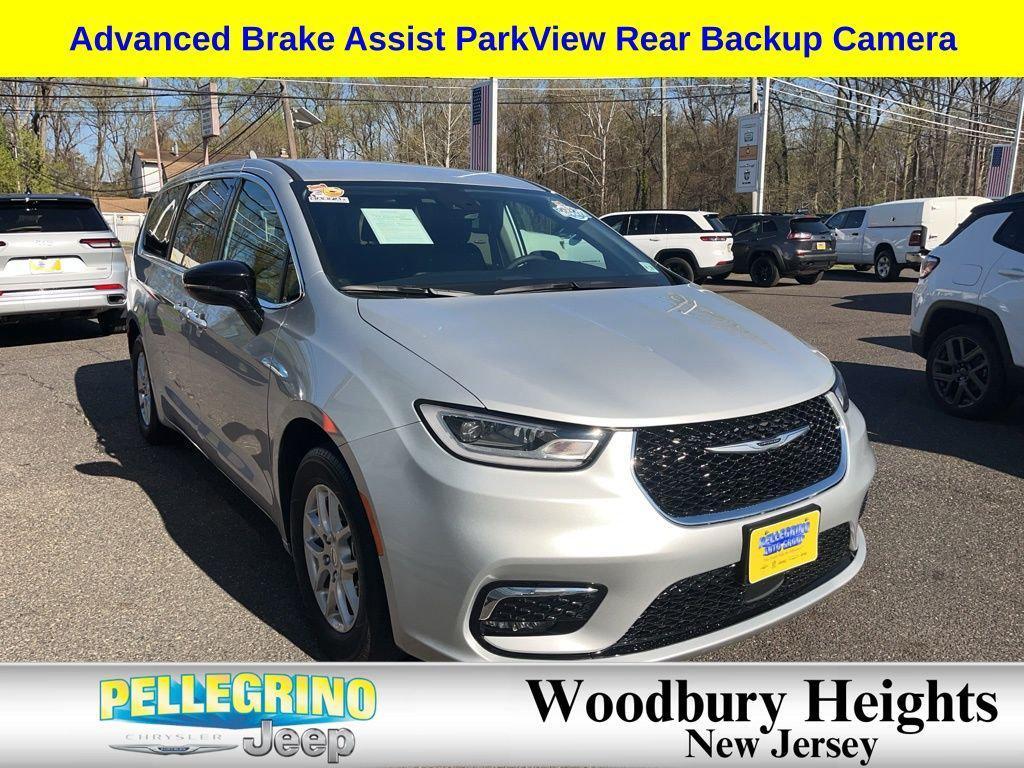 used 2024 Chrysler Pacifica car, priced at $29,599