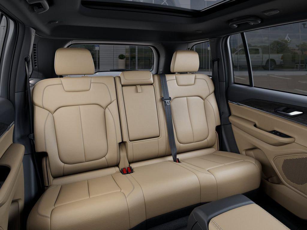 new 2025 Jeep Grand Cherokee car, priced at $49,084