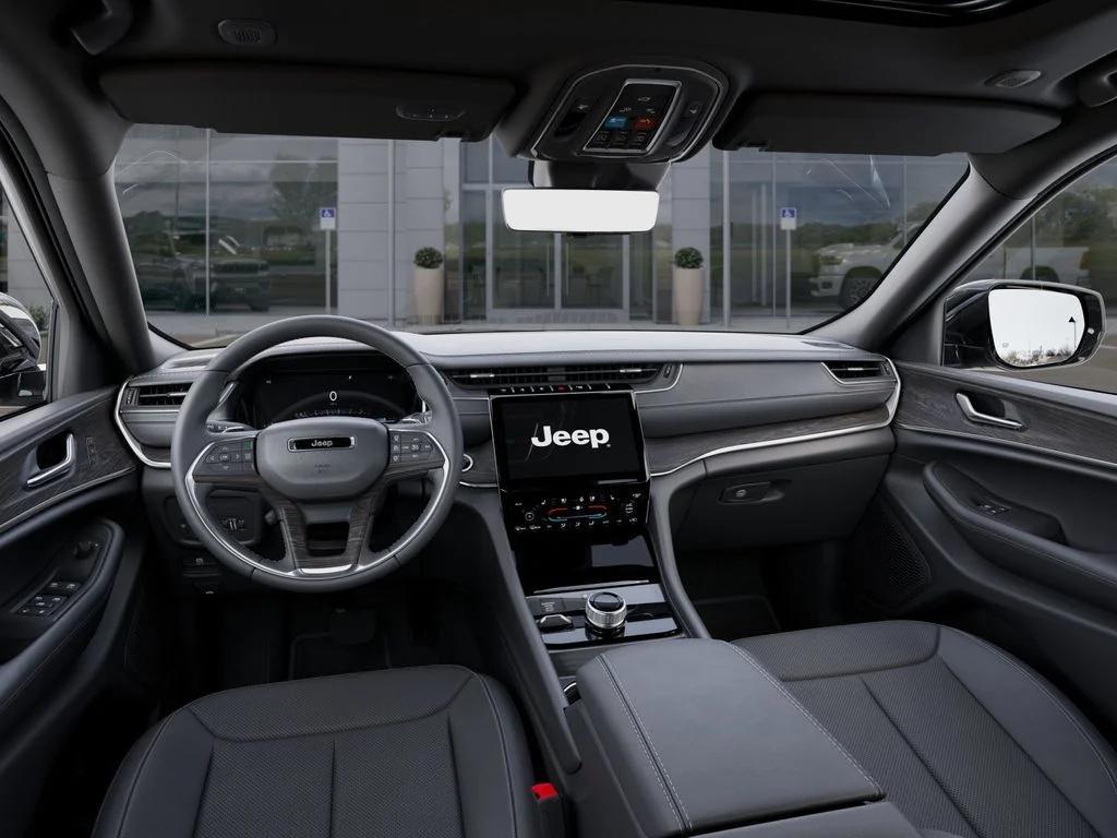 new 2025 Jeep Grand Cherokee car, priced at $53,414