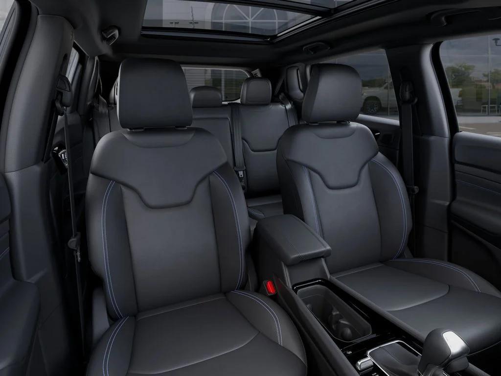 new 2025 Jeep Compass car, priced at $35,999