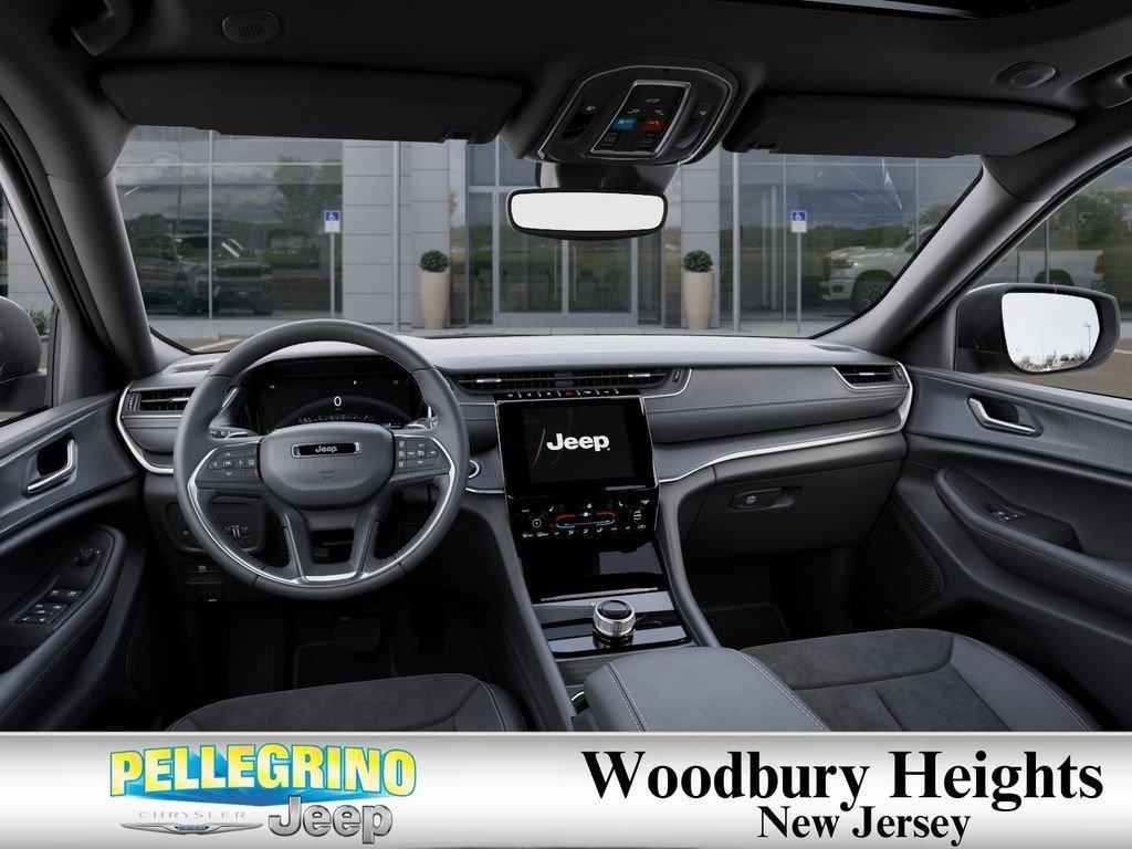new 2025 Jeep Grand Cherokee car, priced at $46,074