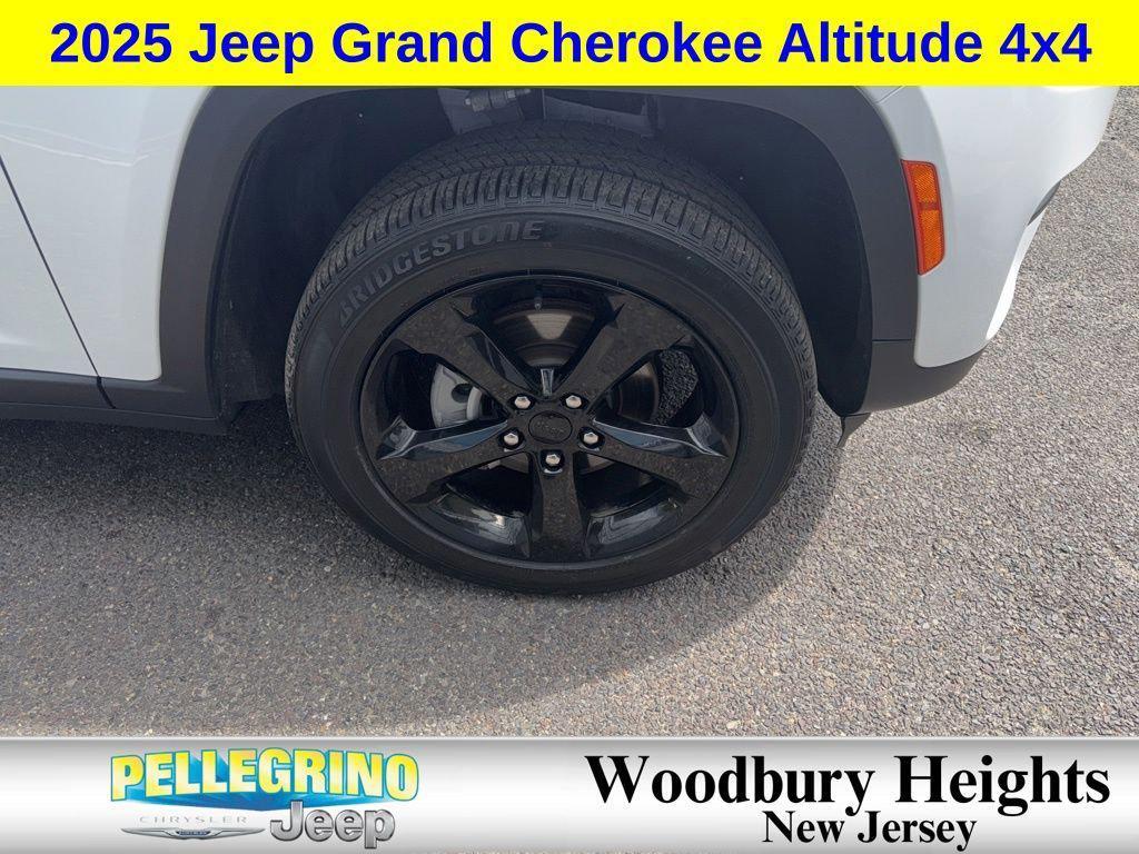 used 2025 Jeep Grand Cherokee car, priced at $36,599