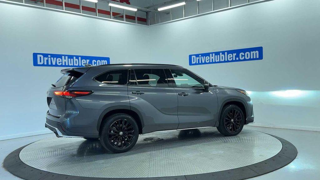 used 2025 Toyota Highlander car, priced at $45,980