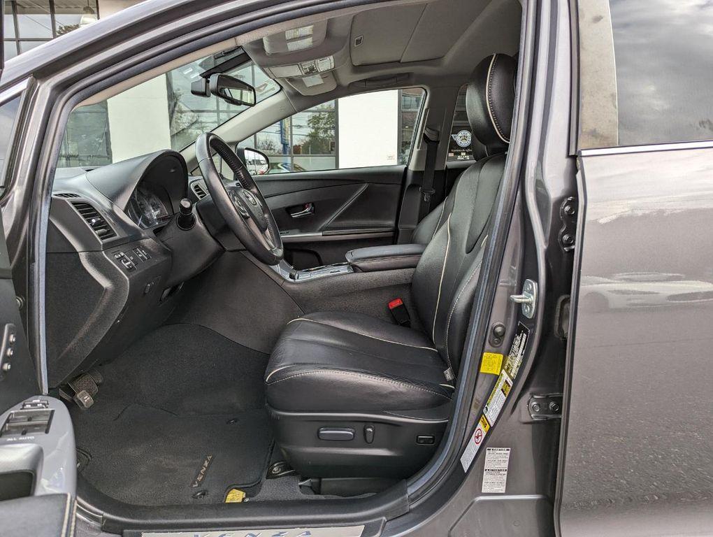 2014 Gray Toyota Venza