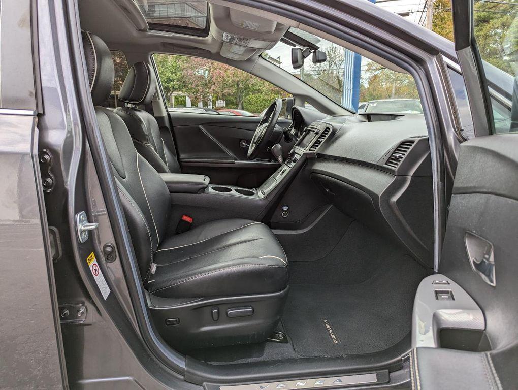2014 Gray Toyota Venza