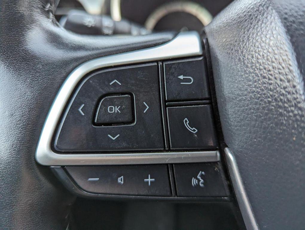 used 2022 Toyota Highlander car, priced at $37,998