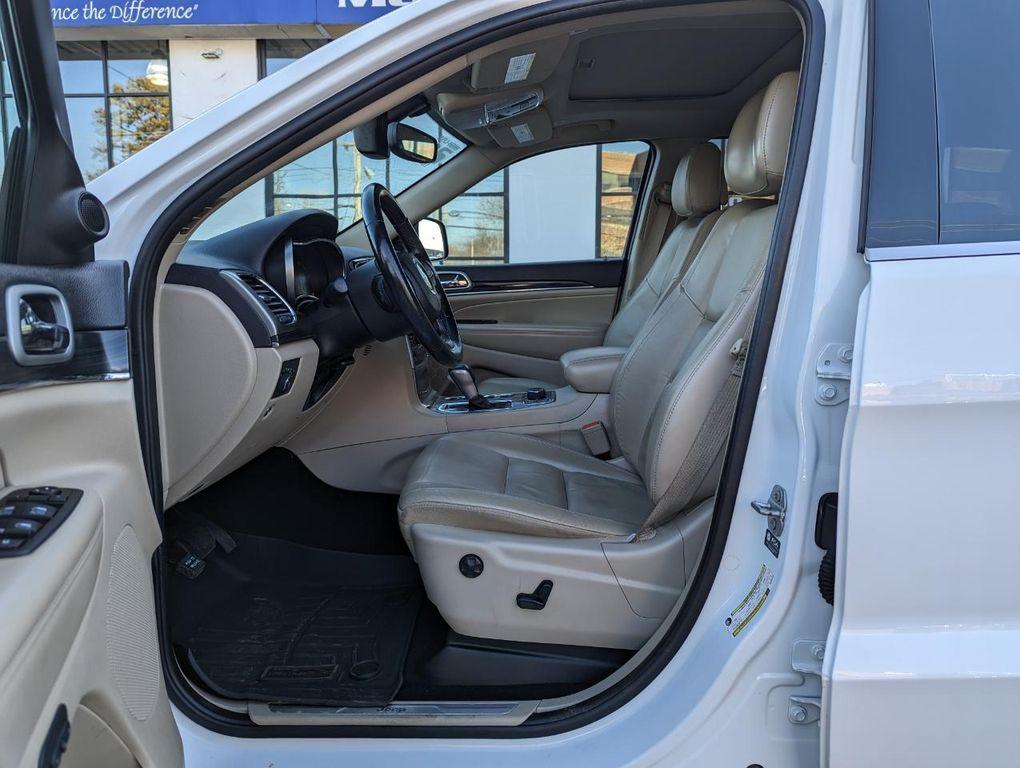 used 2021 Jeep Grand Cherokee car, priced at $22,998