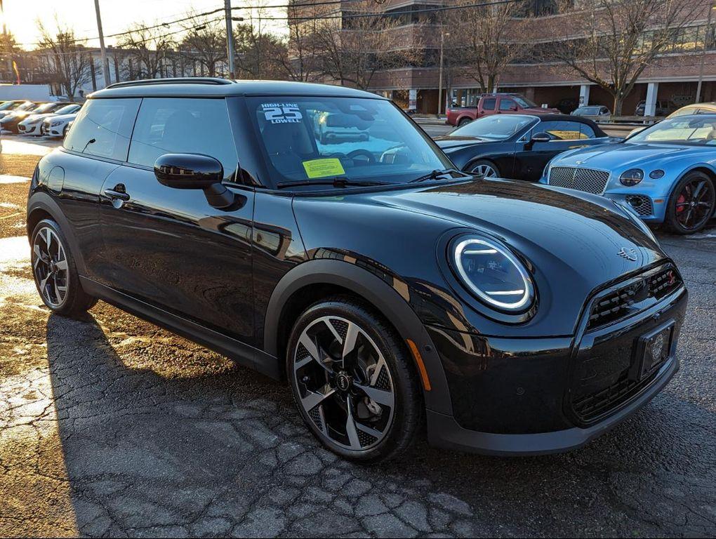 used 2025 MINI Hardtop car, priced at $31,998