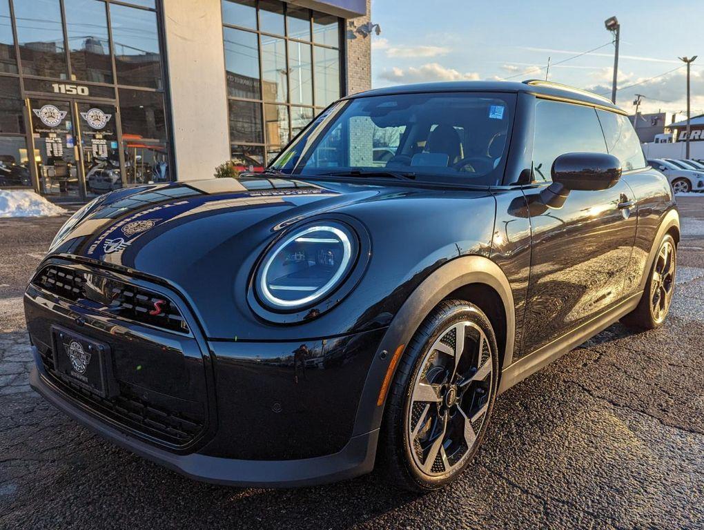 used 2025 MINI Hardtop car, priced at $31,998