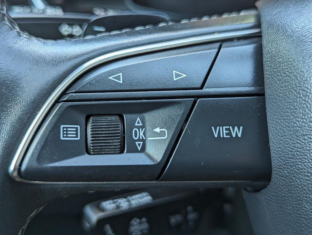 used 2025 Audi Q7 car, priced at $57,998